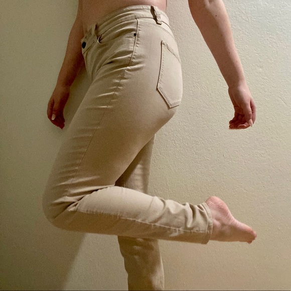 Cute Khaki Jeans - Picture 2 of 2